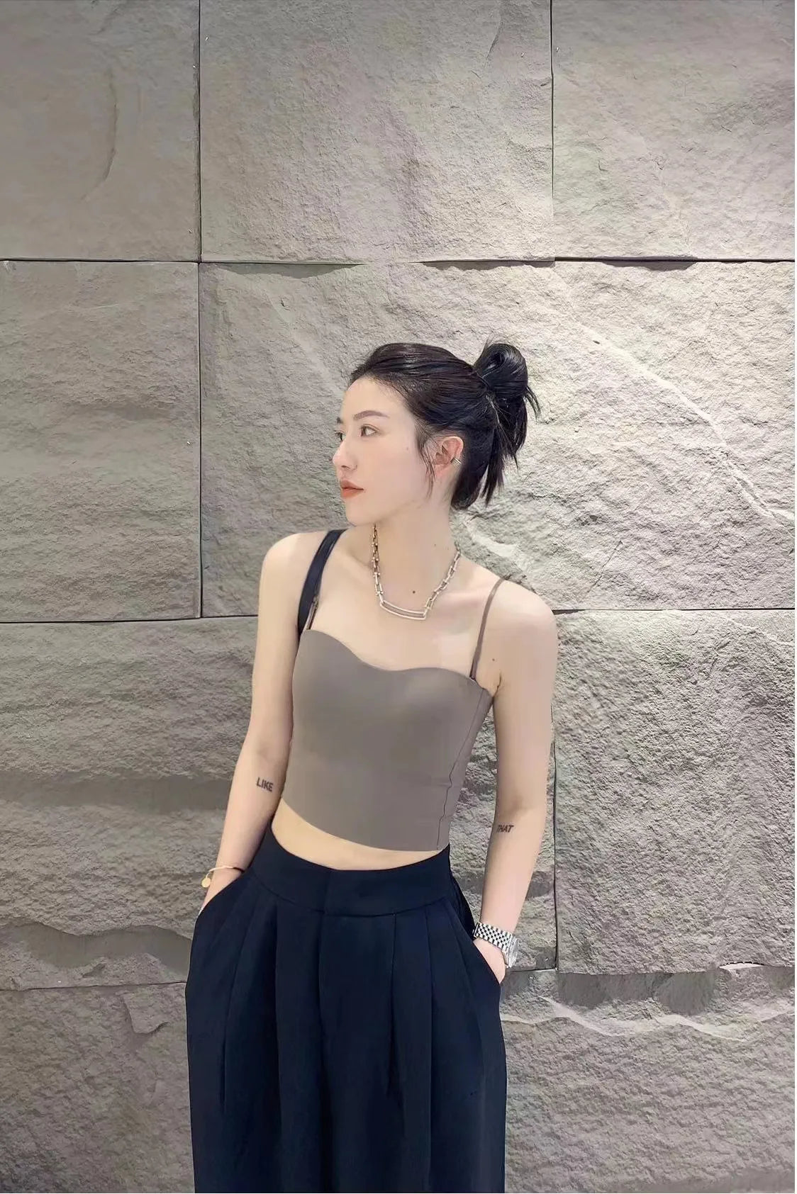 Seamless women’s yoga tank top with built - in bra pad. Comfortable for gym, yoga, and daily wear. - WAREHOUSE SHOP