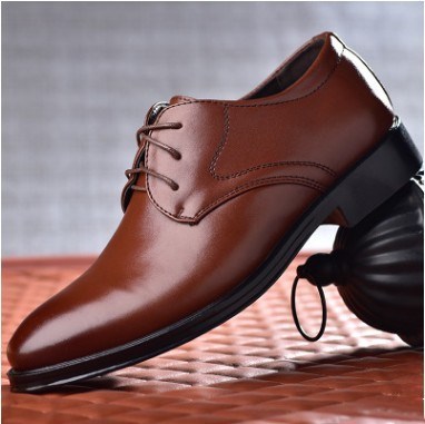 Quality Black leather  Shoes, With Pointed Toe For Men Casual and Official wears.