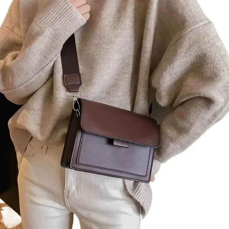 A Classic Designer’s Ladies Crossbody Bag. Travel Handle Handbag, women’s quality Small Flap Bag.
