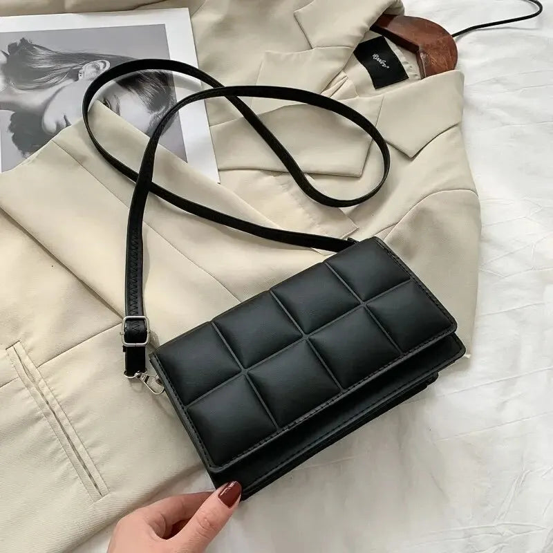 A Leather Brand Designer’s Women Shoulder Bag. Small PU Female Crossbody Bag, Trendy Classic Handle Ladies Handbag