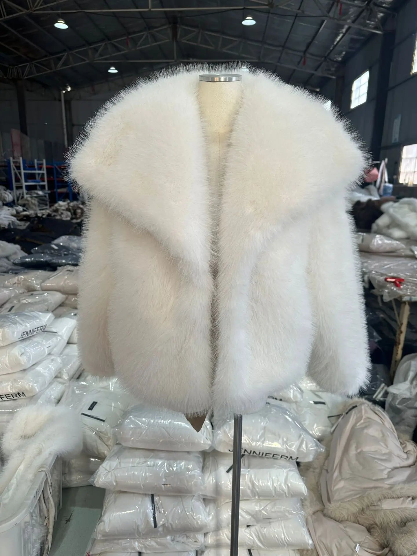 Luxury Faux Fur Jacket. Women's Loose Long-sleeved Coat Toka Fox Fur