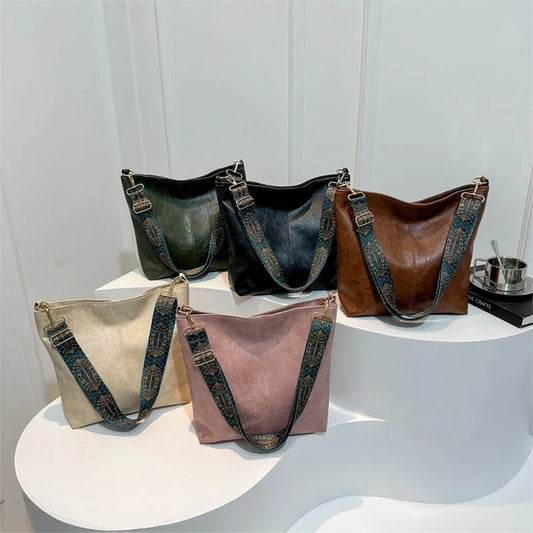 Ladies retro stylish Pu shoulder bag. Large capacity crossbody bag, simple, casual, commuting bucket bag