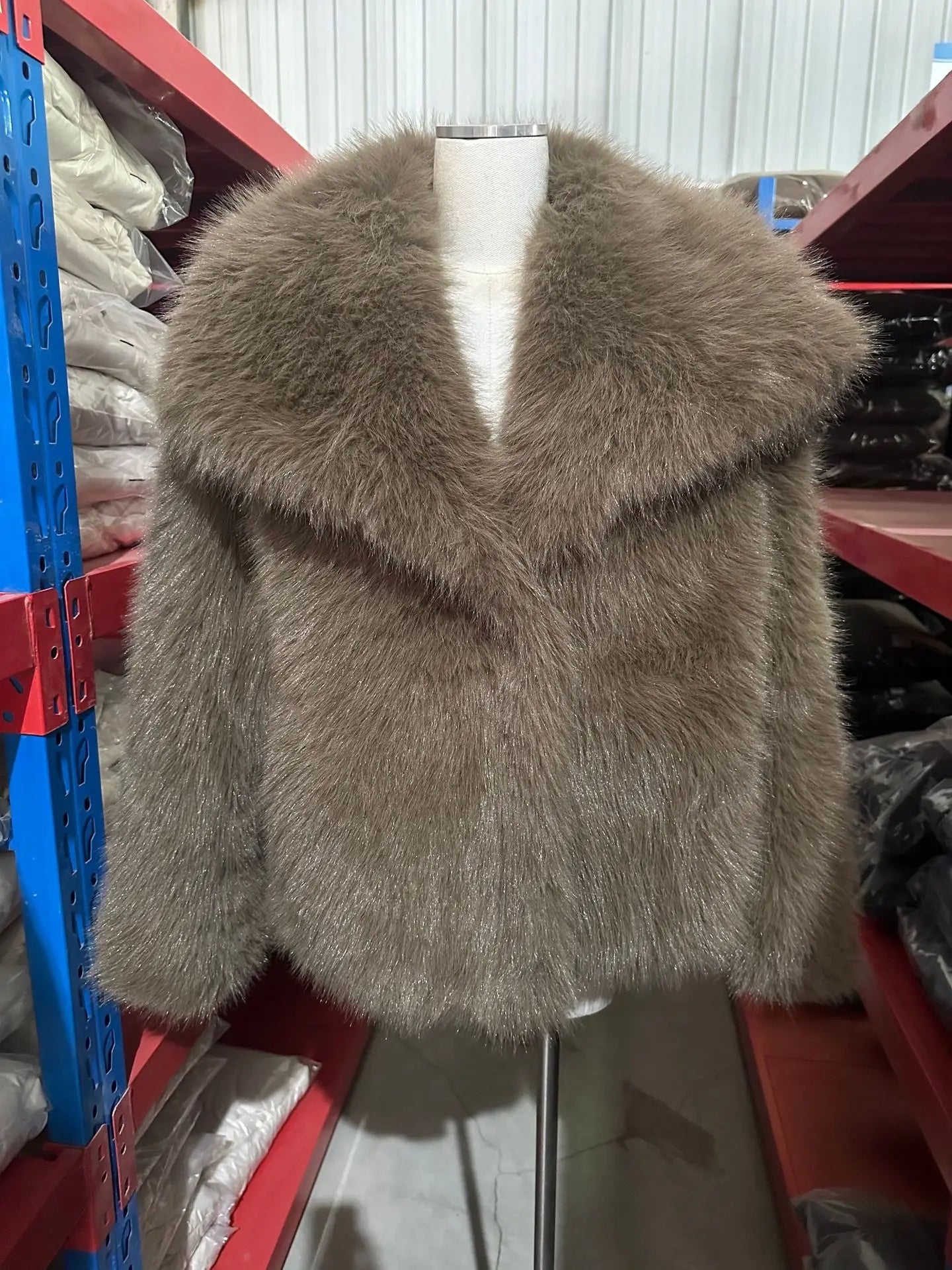 Luxury Faux Fur Jacket. Women's Loose Long-sleeved Coat Toka Fox Fur