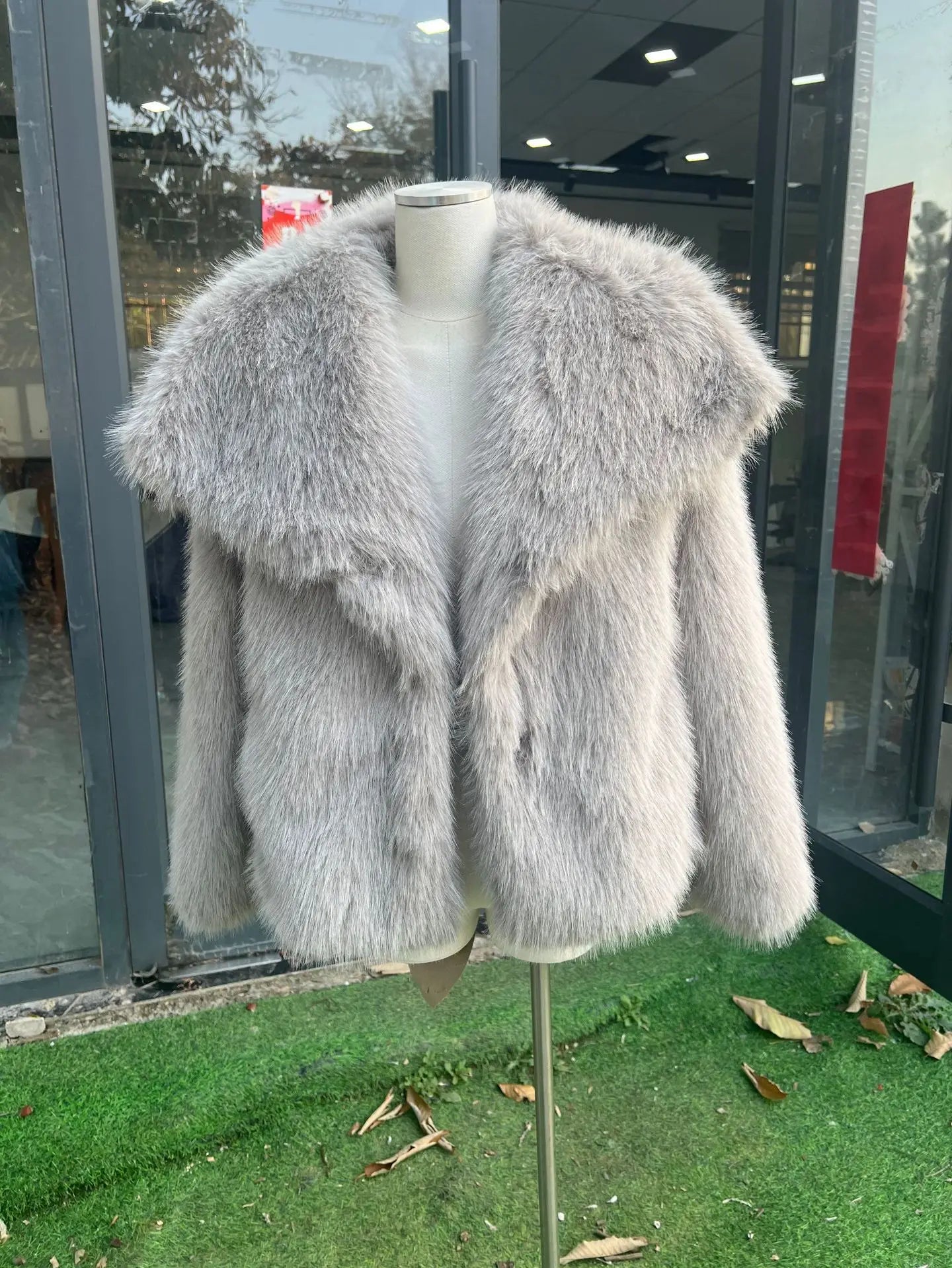 Luxury Faux Fur Jacket. Women's Loose Long-sleeved Coat Toka Fox Fur