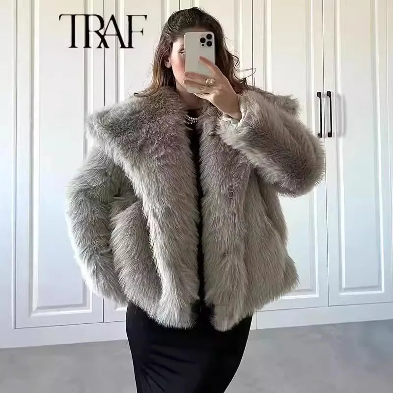 Luxury Faux Fur Jacket. Women's Loose Long-sleeved Coat Toka Fox Fur