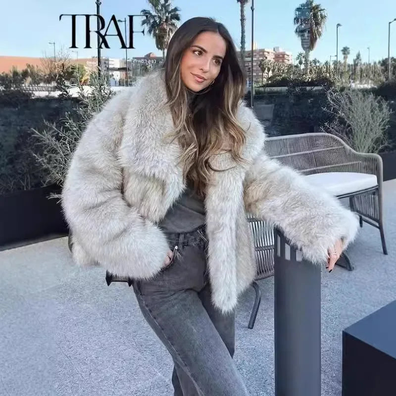 Luxury Faux Fur Jacket. Women's Loose Long-sleeved Coat Toka Fox Fur