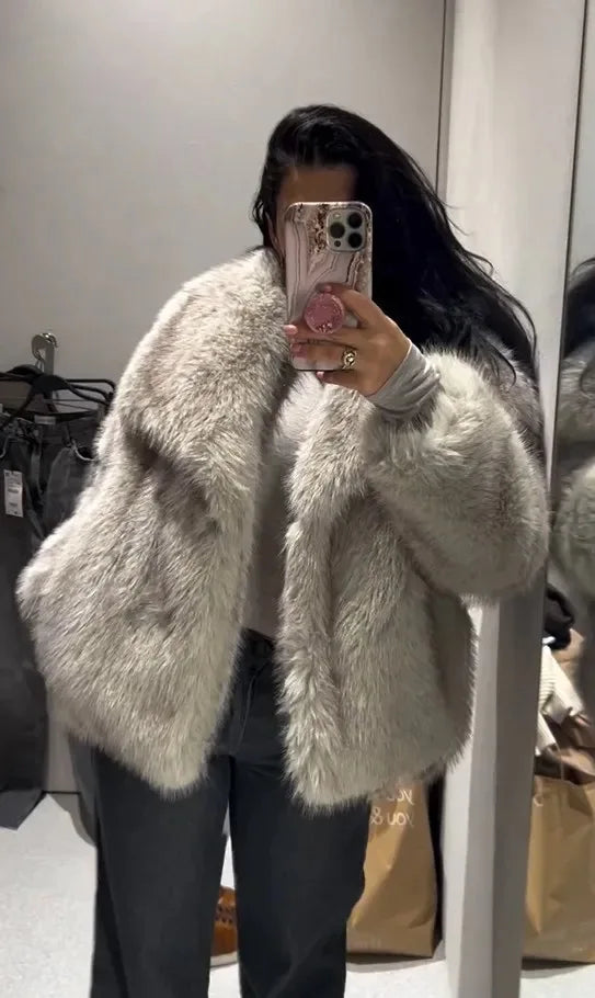 Luxury Faux Fur Jacket. Women's Loose Long-sleeved Coat Toka Fox Fur