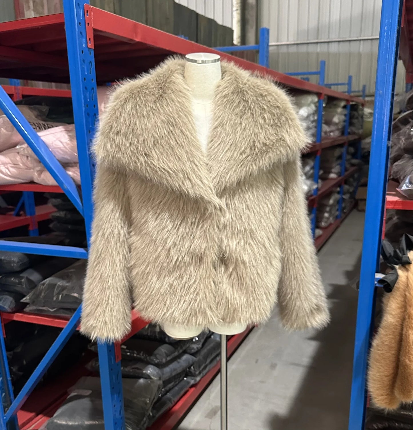 Luxury Faux Fur Jacket. Women's Loose Long-sleeved Coat Toka Fox Fur