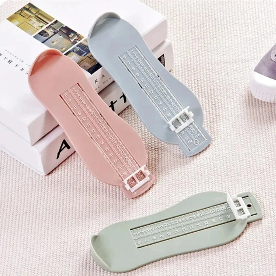Kids foot measure gauge helps measure baby. | Baby & Children’s Shoe Size Measuring Ruler Tool - WAREHOUSE SHOP