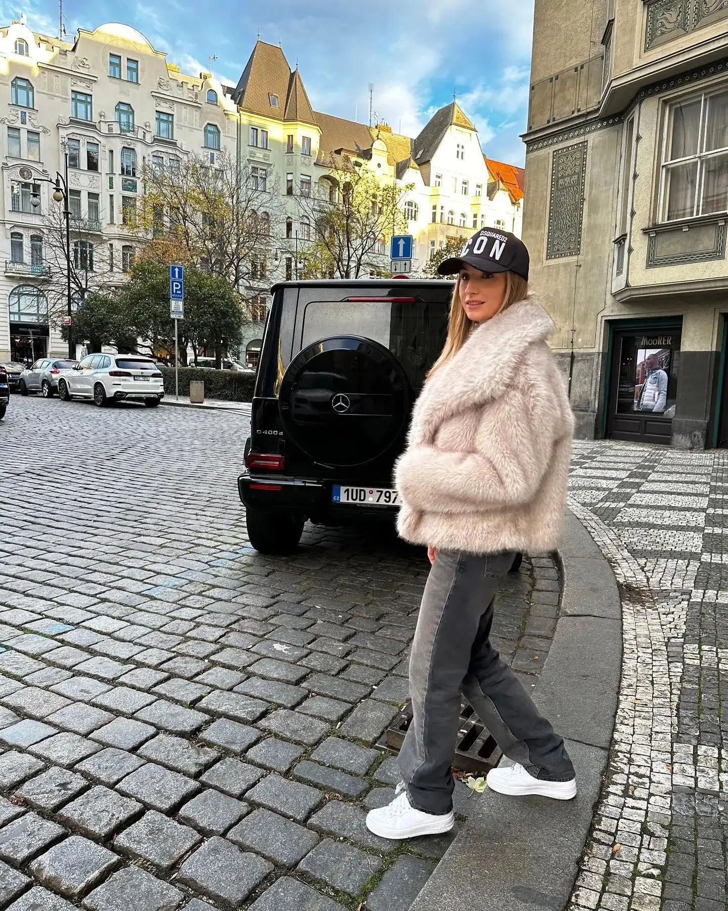 Luxury Faux Fur Jacket. Women's Loose Long - sleeved Coat Toka Fox Fur - WAREHOUSE SHOP